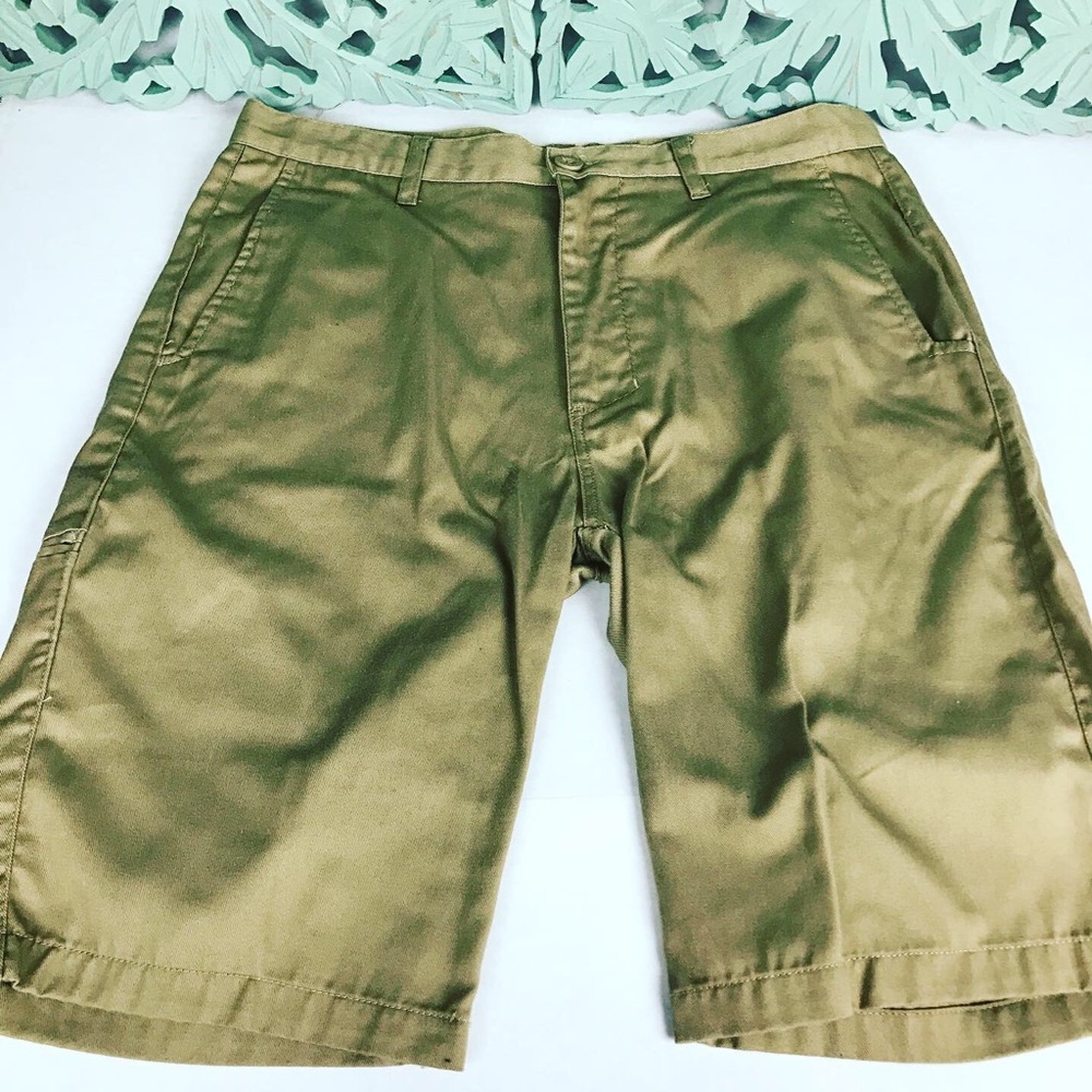 Men's Velero Flat Front Khaki  Shorts Sz 32